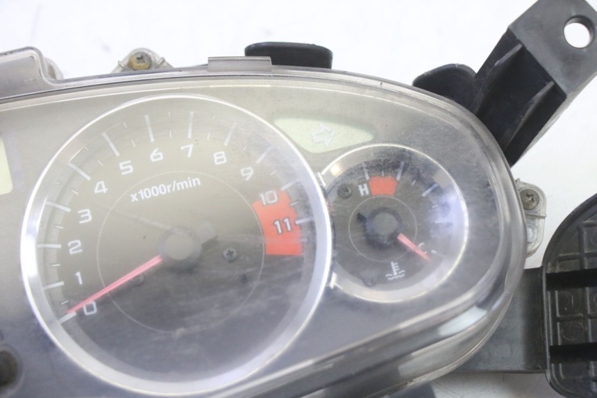 photo de CONTADOR HONDA FES S-WING SWING ABS 125 (2007 - 2015) - Outro ângulo de visão