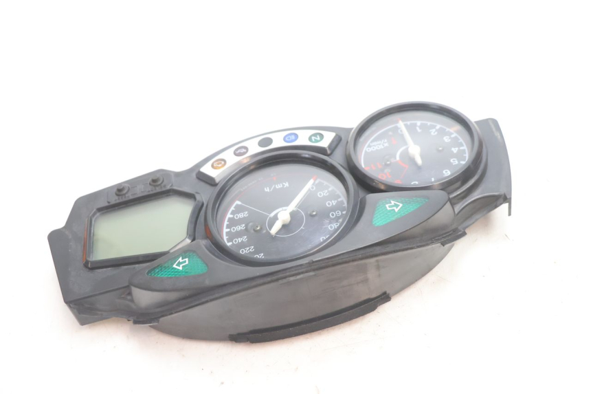 photo de CONTADOR YAMAHA FJR 1300 (2001 - 2005) - Pontos de fixação