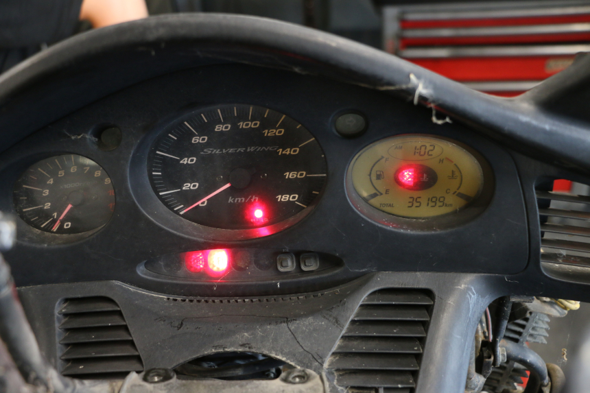 photo de CONTADOR  HONDA FJS SILVER WING SILVERWING 400 (2005 - 2008) - Zoom do estado de desgaste