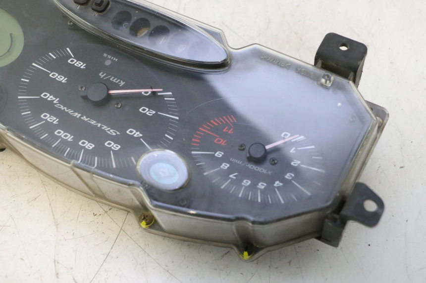 photo de CONTADOR  HONDA FJS SILVER WING SILVERWING 400 (2005 - 2008) - Pontos de fixação