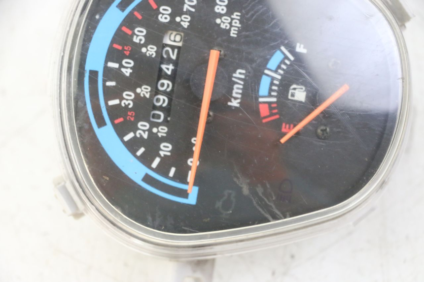 photo de CONTADOR VENESI FLY RETRO 4T 50 (2020 - 2025) - Pontos de fixação