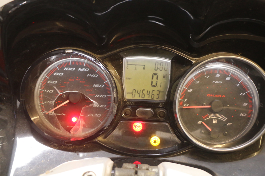 photo de CONTADOR GILERA GP 800 (2007 - 2013) - Vista de perto