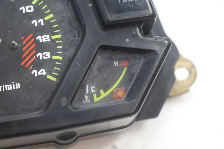 photo de CONTADOR KAWASAKI GPX F ZX750F 750 (1986 - 1990) - Pontos de fixação