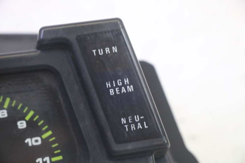 photo de CONTADOR KAWASAKI GPX R WARBIRD 600 (1988 - 1993) - Pontos de fixação