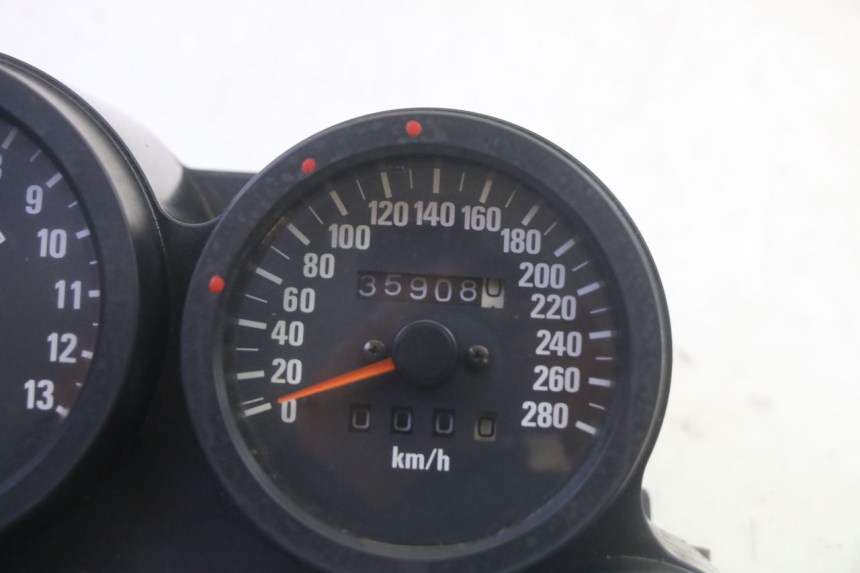 photo de CONTADOR  KAWASAKI GPZ RX 1000 (1986 - 1988) - Zoom do estado de desgaste