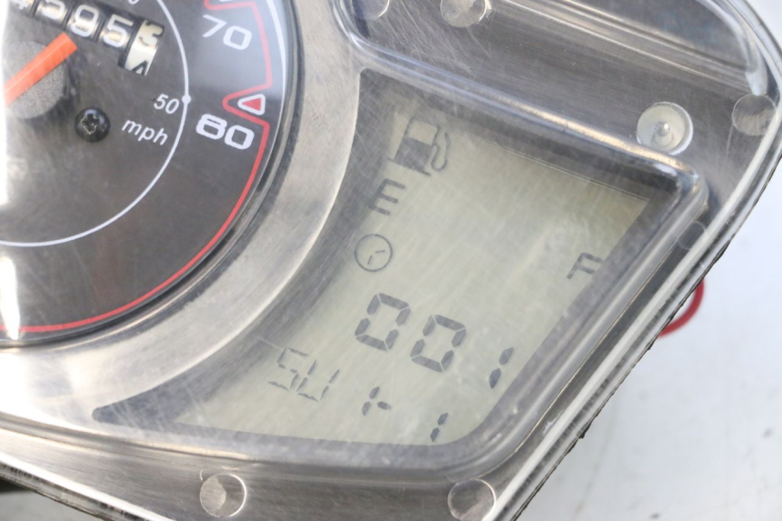 photo de CONTADOR TNT MOTOR GRIDO 2T 50 (2010 - 2019) - Detalhes característicos