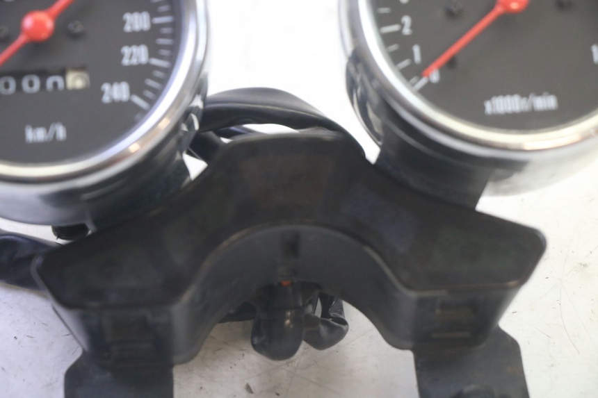 photo de CONTADOR  SUZUKI GSF N BANDIT 600 (1996 - 1999) - Outro ângulo de visão