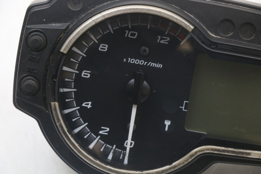 photo de CONTADOR SUZUKI GSR 750 (2011 - 2017) - Zoom do estado de desgaste