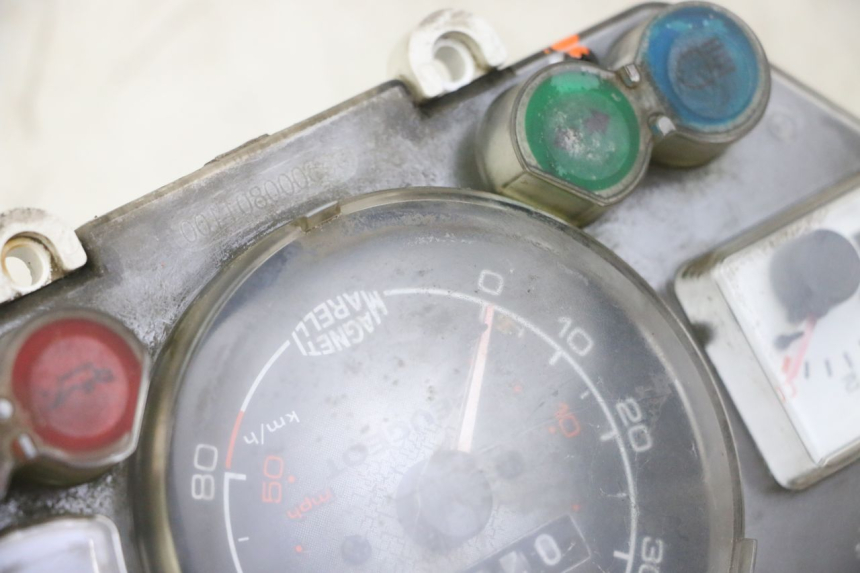 photo de CONTADOR  PEUGEOT JET FORCE CARBU 50 (2003 - 2016) - Detalhes característicos