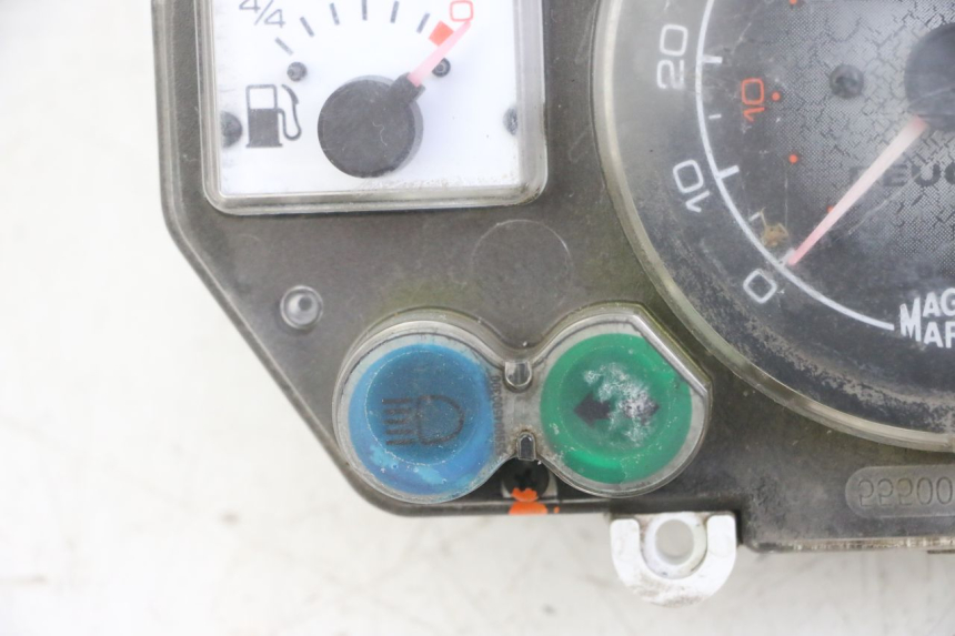 photo de CONTADOR  PEUGEOT JET FORCE CARBU 50 (2003 - 2016) - Vista de perto