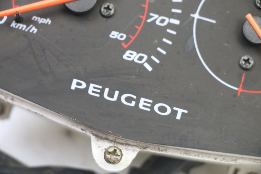 photo de CONTADOR PEUGEOT KISBEE 2T 50 (2018 - 2022) - Outro ângulo de visão