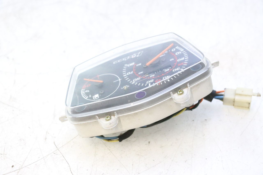 photo de CONTADOR PEUGEOT KISBEE 2T 50 (2010 - 2017) - Zoom do estado de desgaste