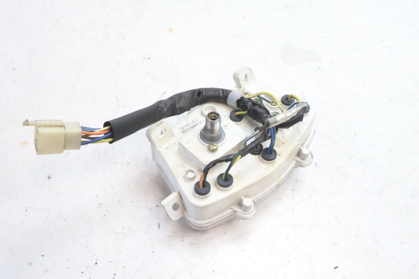 photo de CONTADOR PEUGEOT KISBEE 2T 50 (2010 - 2017) - Estado da superfície