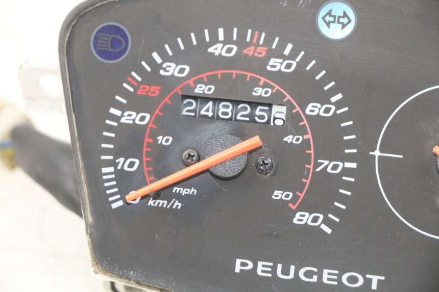 photo de CONTADOR PEUGEOT KISBEE 4T 50 (2018 - 2022) - Marcações e referências