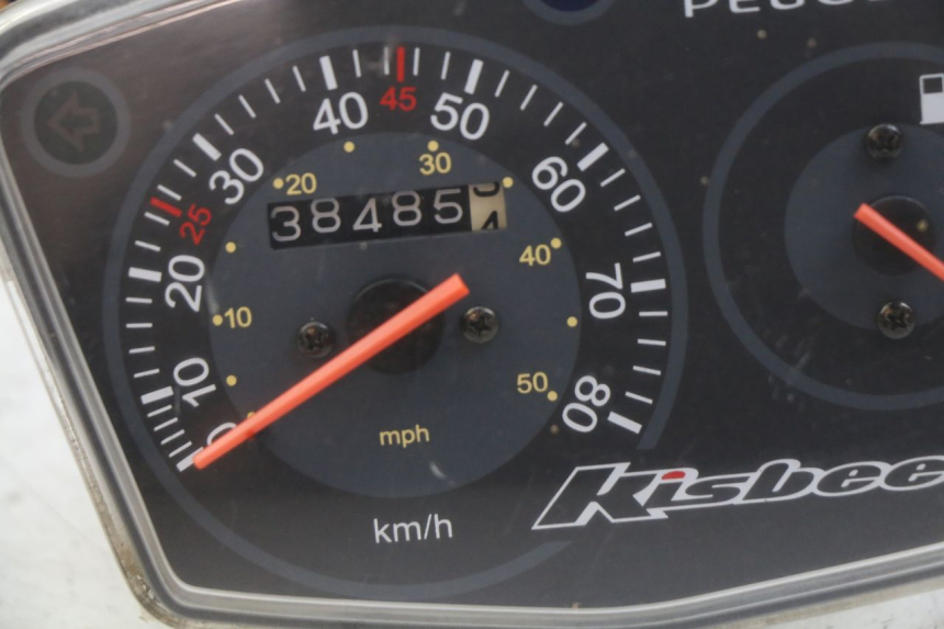 photo de CONTADOR PEUGEOT KISBEE 4T 50 (2010 - 2017) - Estado da superfície