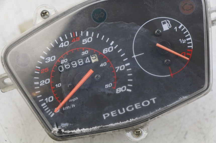 photo de CONTADOR PEUGEOT KISBEE 4T 50 (2018 - 2022) - Estado da superfície