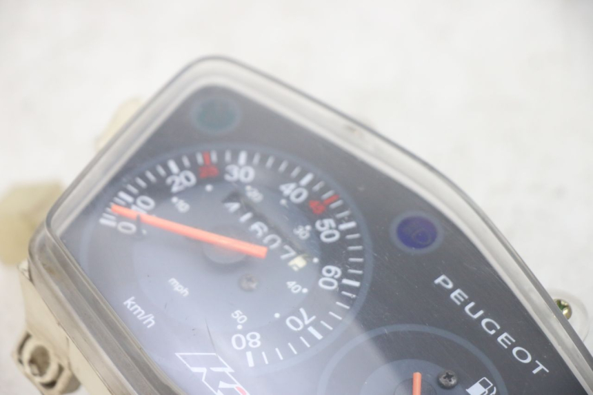 photo de CONTADOR PEUGEOT KISBEE 4T 50 (2010 - 2017) - Zoom do estado de desgaste