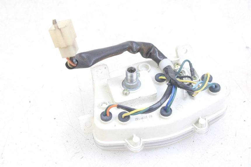 photo de CONTADOR PEUGEOT KISBEE 4T 50 (2010 - 2017) - Pontos de fixação