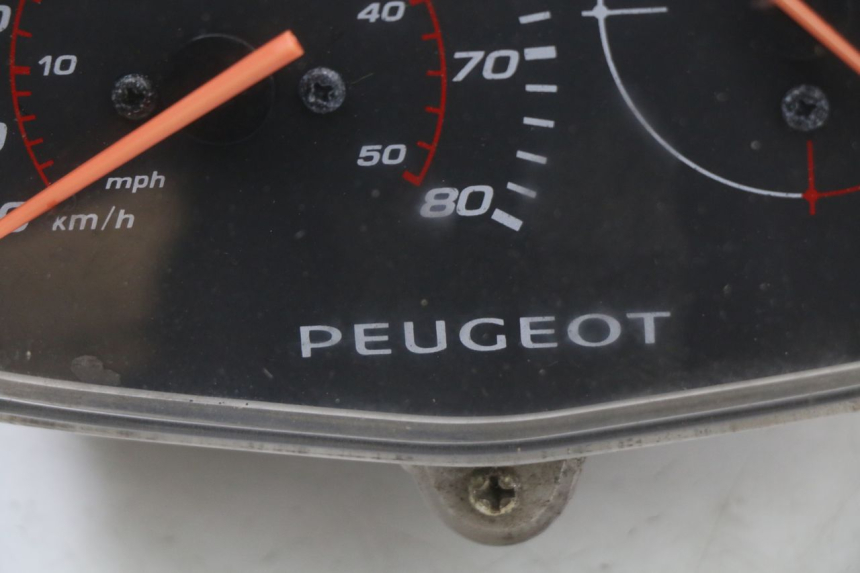 photo de CONTADOR PEUGEOT KISBEE 4T 50 (2018 - 2022) - Zoom do estado de desgaste