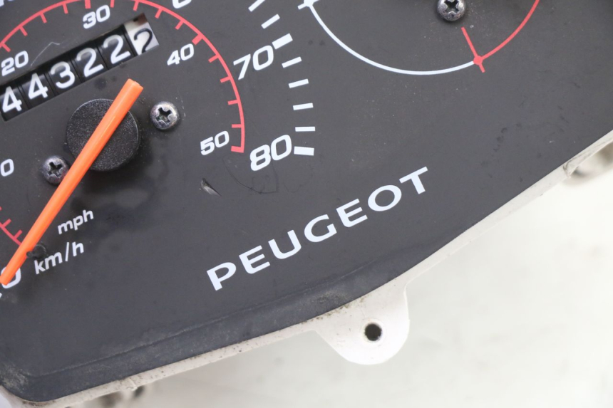 photo de CONTADOR PEUGEOT KISBEE 4T 50 (2018 - 2022) - Outro ângulo de visão