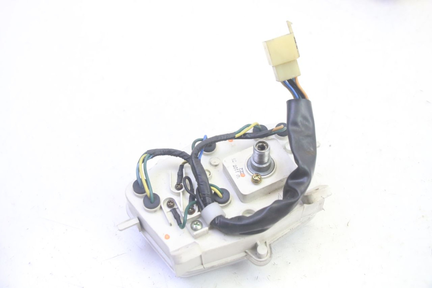 photo de CONTADOR PEUGEOT KISBEE 4T 50 (2010 - 2017) - Pontos de fixação