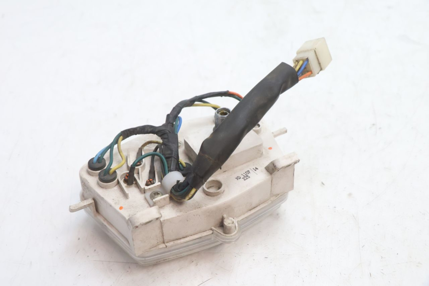photo de CONTADOR PEUGEOT KISBEE 4T 50 (2010 - 2017) - Pontos de fixação