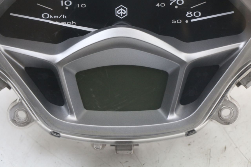 photo de CONTADOR  PIAGGIO LIBERTY IGET 4T 50 (2021 - 2025) - Zoom do estado de desgaste