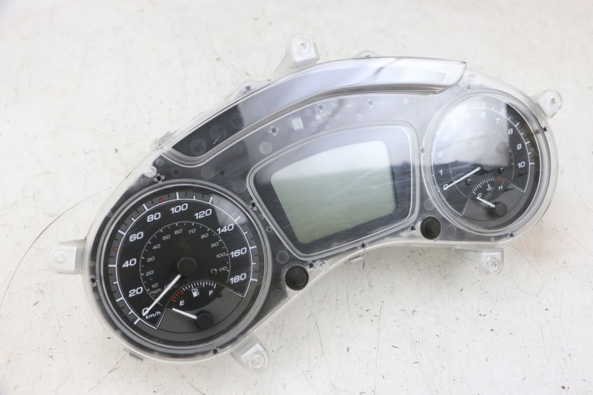 photo de CONTADOR PIAGGIO MP3 HPE 300 (2019 - 2026) - Inspeção visual
