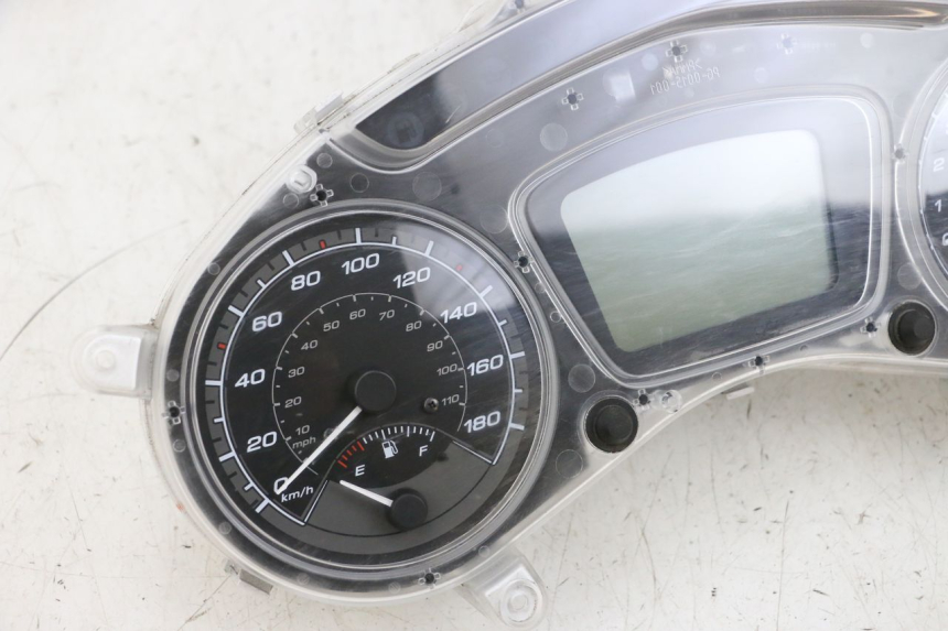 photo de CONTADOR PIAGGIO MP3 HPE 300 (2019 - 2026) - Estrutura - ampliação