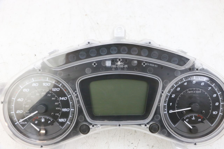 photo de CONTADOR PIAGGIO MP3 HPE 300 (2019 - 2026) - Ângulo alternativo