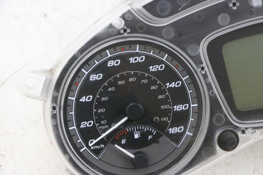 photo de CONTADOR PIAGGIO MP3 HPE 300 (2019 - 2026) - Vista de perfil