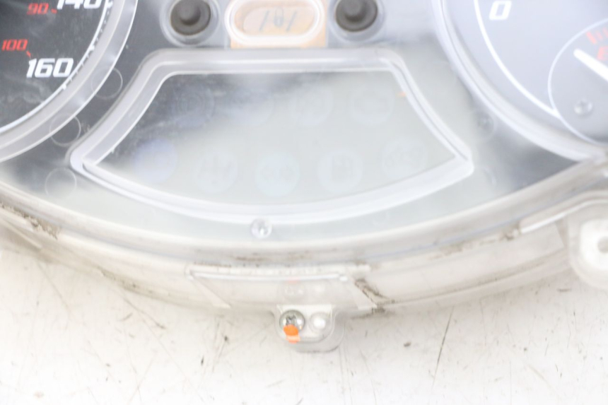 photo de CONTADOR PIAGGIO MP3 LT 300 (2010 - 2016) - Detalhes característicos
