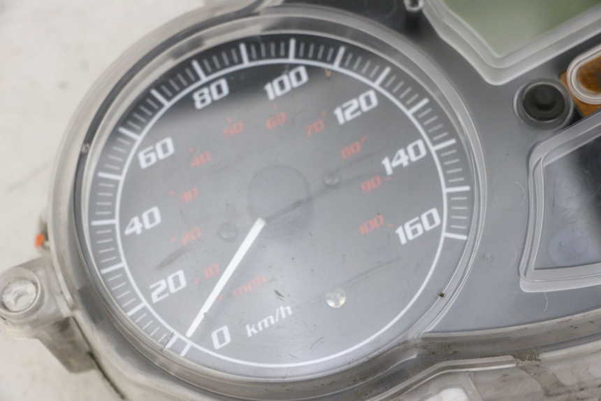 photo de CONTADOR PIAGGIO MP3 LT 300 (2010 - 2016) - Estado da superfície