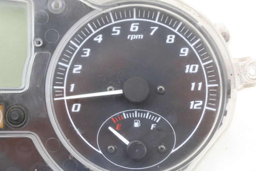 photo de CONTADOR PIAGGIO MP3 125 (2006 - 2014) - Pontos de fixação