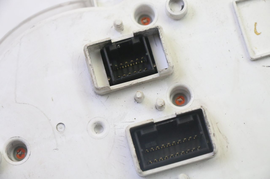 photo de CONTADOR PIAGGIO MP3 500 (2011 - 2015) - Detalhes característicos