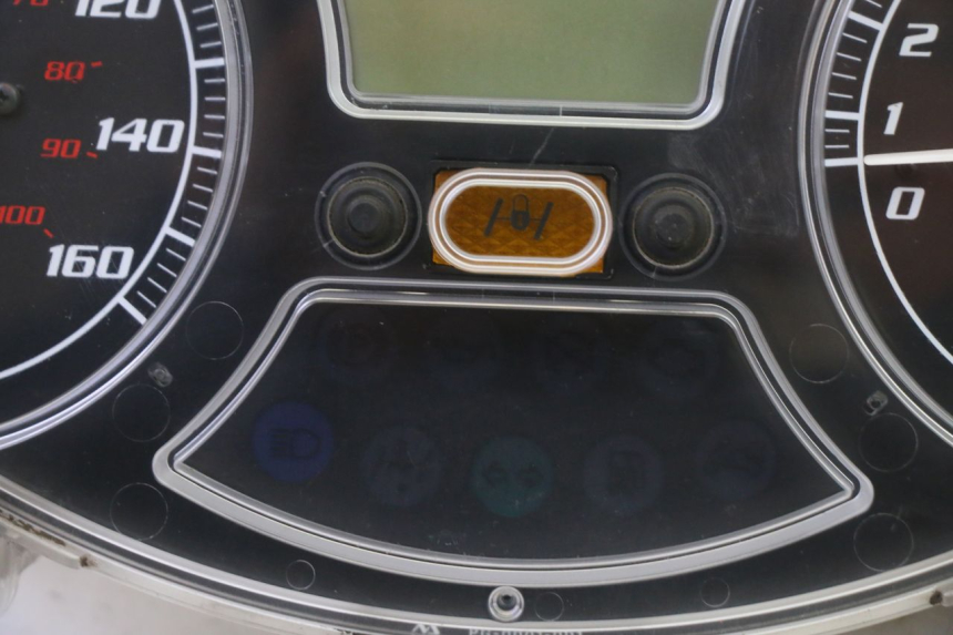 photo de CONTADOR PIAGGIO MP3 125 (2006 - 2014) - Outro ângulo de visão