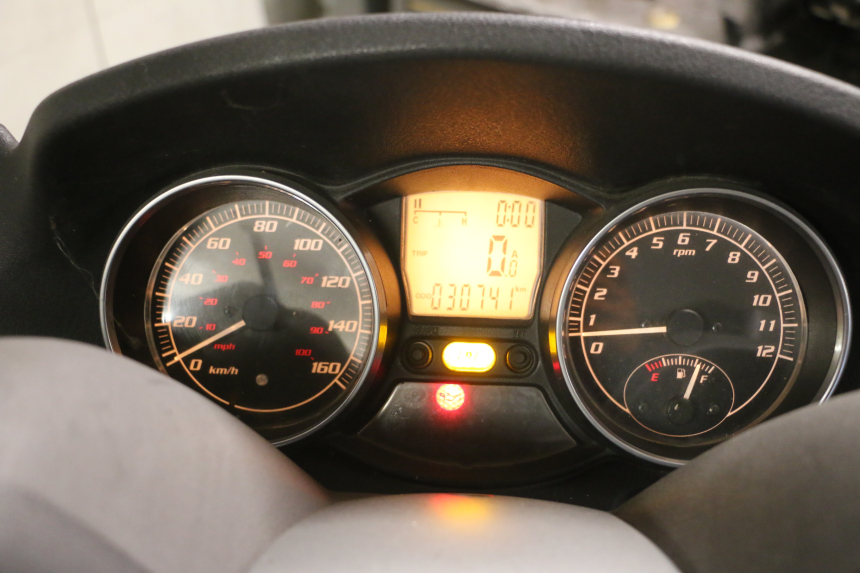 photo de CONTADOR PIAGGIO MP3 125 (2006 - 2014) - Vista geral