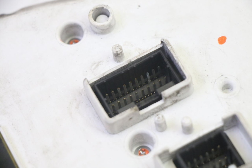 photo de CONTADOR  PIAGGIO MP3 RL 250 (2006 - 2010) - Detalhes característicos