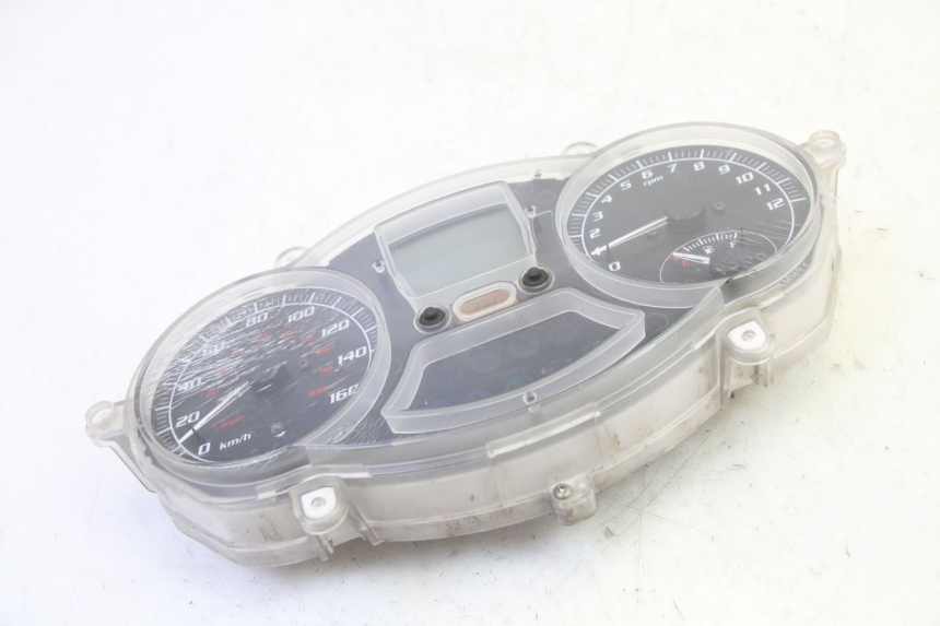 photo de CONTADOR  PIAGGIO MP3 RL 250 (2006 - 2010) - Pontos de fixação