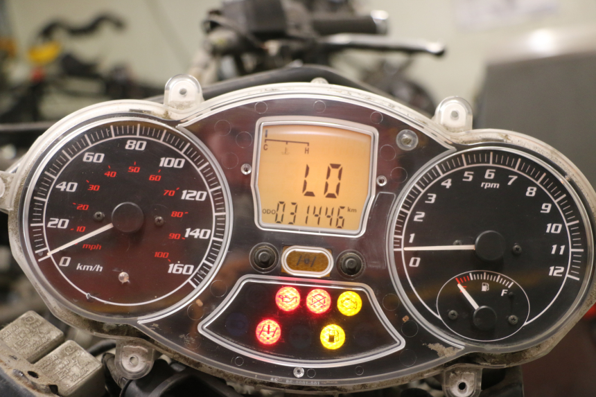 photo de CONTADOR PIAGGIO MP3 125 (2006 - 2014) - Vista geral