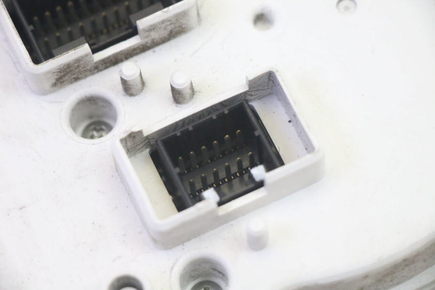 photo de CONTADOR  PIAGGIO MP3 RL 250 (2006 - 2010) - Detalhes característicos