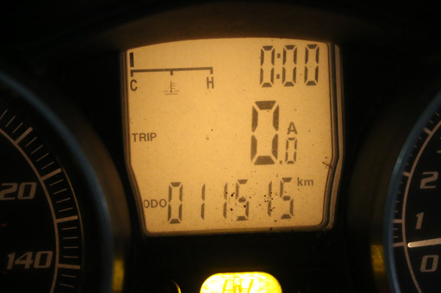 photo de CONTADOR  PIAGGIO MP3 RL 250 (2006 - 2010) - Zoom do estado de desgaste