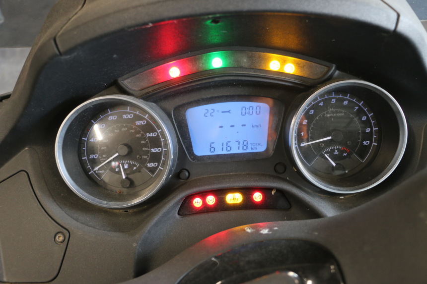 photo de CONTADOR PIAGGIO MP3 500 (2016 - 2018) - Estado da superfície