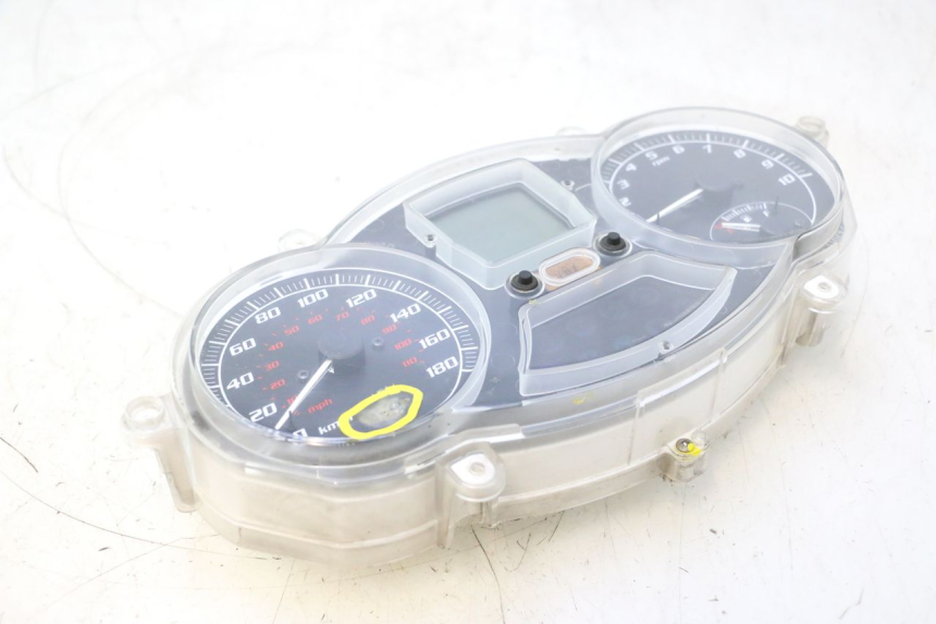 photo de CONTADOR PIAGGIO MP3 500 (2011 - 2015) - Pontos de fixação