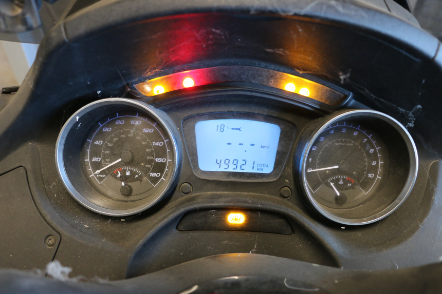 photo de CONTADOR PIAGGIO MP3 500 (2016 - 2018) - Detalhe da peça