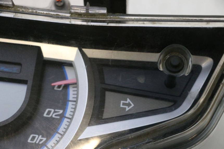 photo de CONTADOR  HONDA PCX (JF57/JF64) 125 (2014 - 2018) - Pontos de fixação