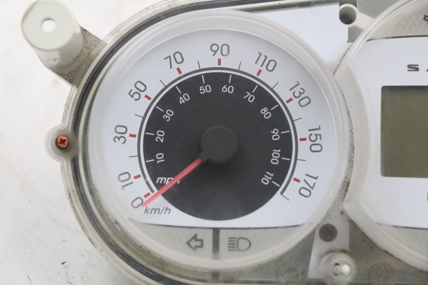 photo de CONTADOR PEUGEOT SATELIS 125 (2010 - 2012) - Detalhe da peça