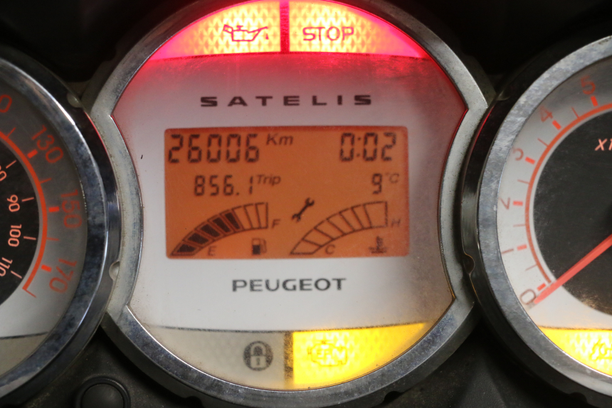 photo de CONTADOR PEUGEOT SATELIS 125 (2010 - 2012) - Zoom do estado de desgaste