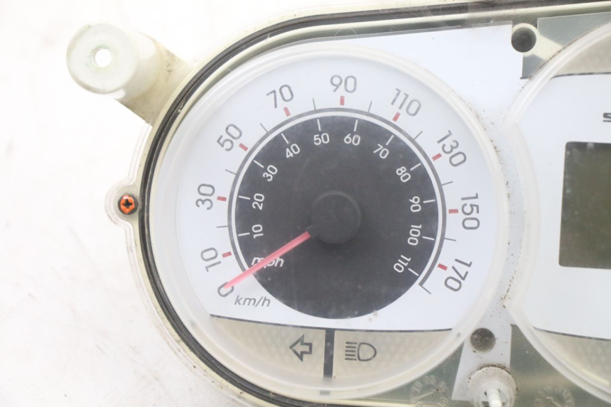 photo de CONTADOR PEUGEOT SATELIS COMPRESSOR K15 125 (2006 - 2009) - Detalhe da peça