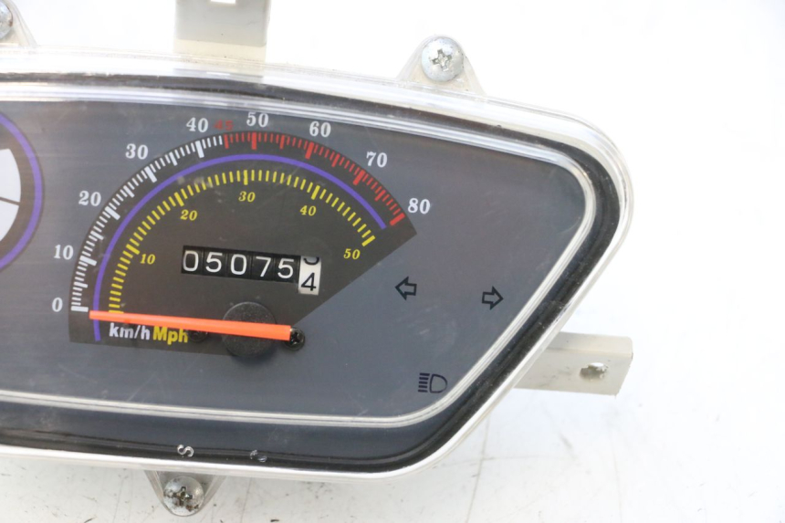 photo de CONTADOR TNT MOTOR ROMA 10' 4T 50 (2007 - 2018) - Pontos de fixação